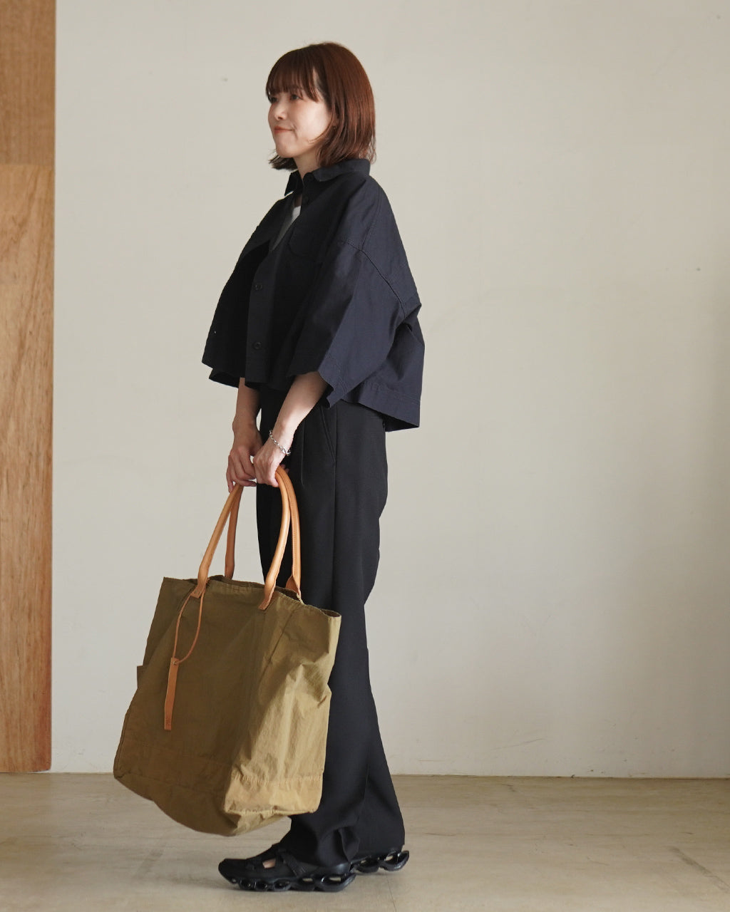 THE WEIGHTLESS TOTE 202TWT