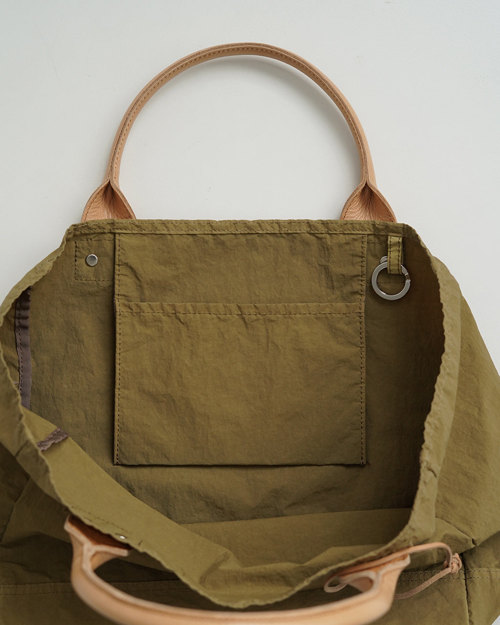 THE WEIGHTLESS TOTE 202TWT / Msize