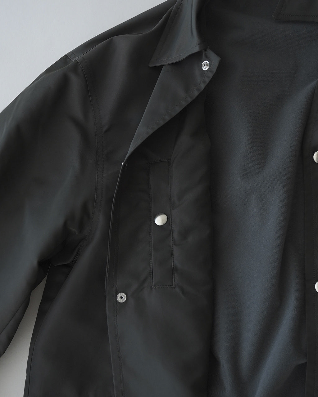 Washed Nylon Coach Jacket FW bROOTS26F10