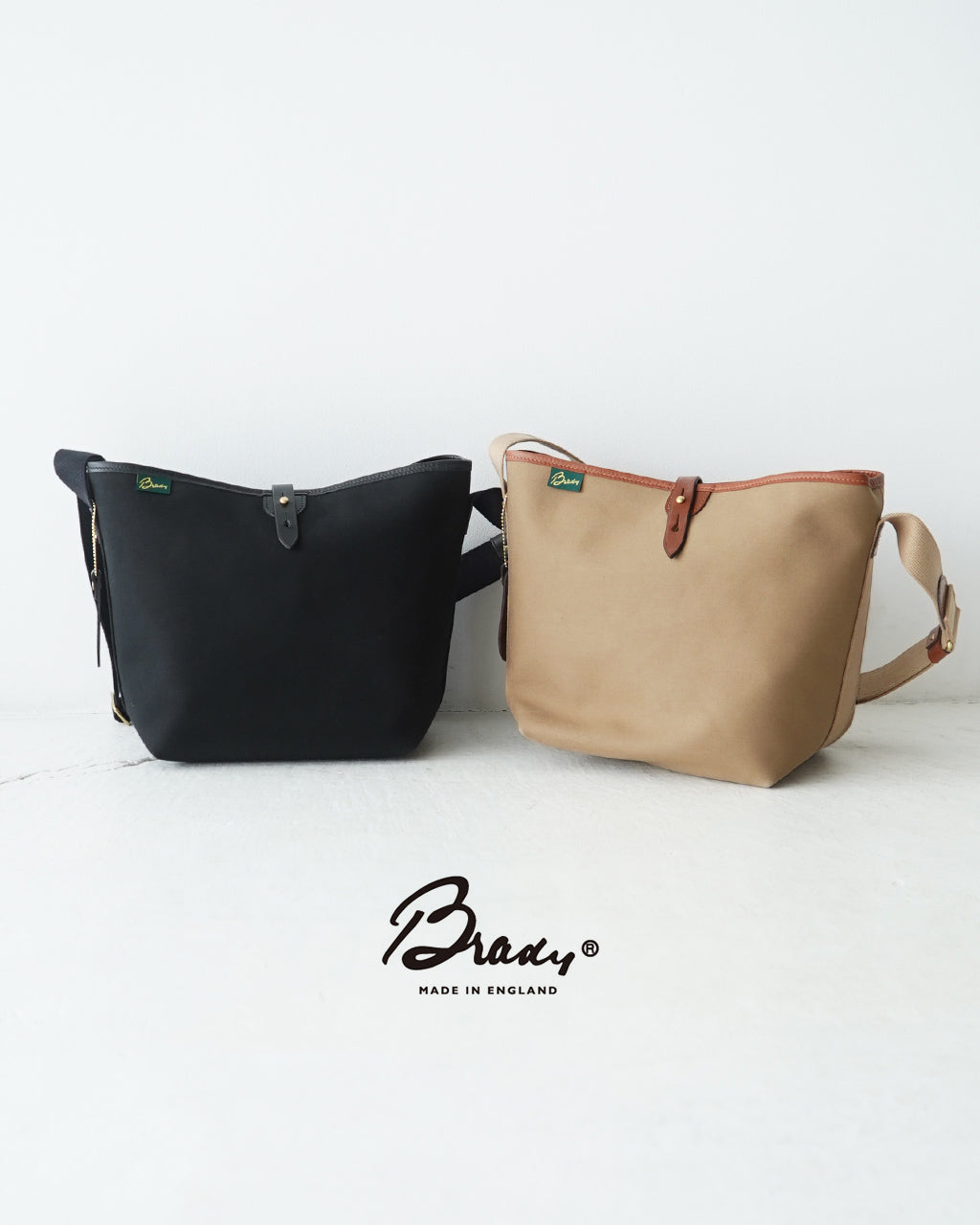 Brady ショルダーバッグ 笑い 