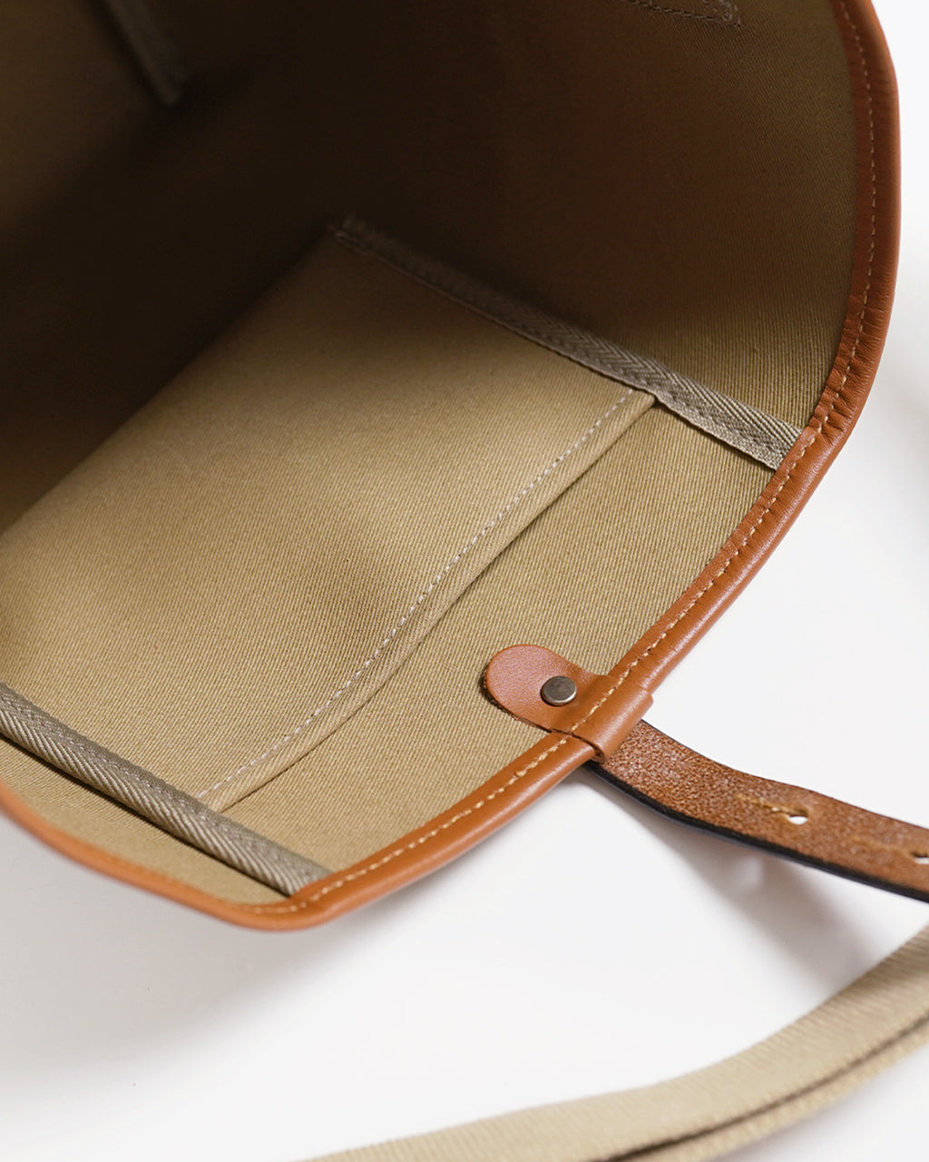 ブレディ キンロス ミディアム KINROSS MEDIUM ショルダーバッグ