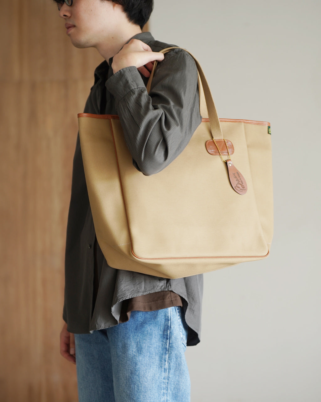 SMALL CARRYALL
