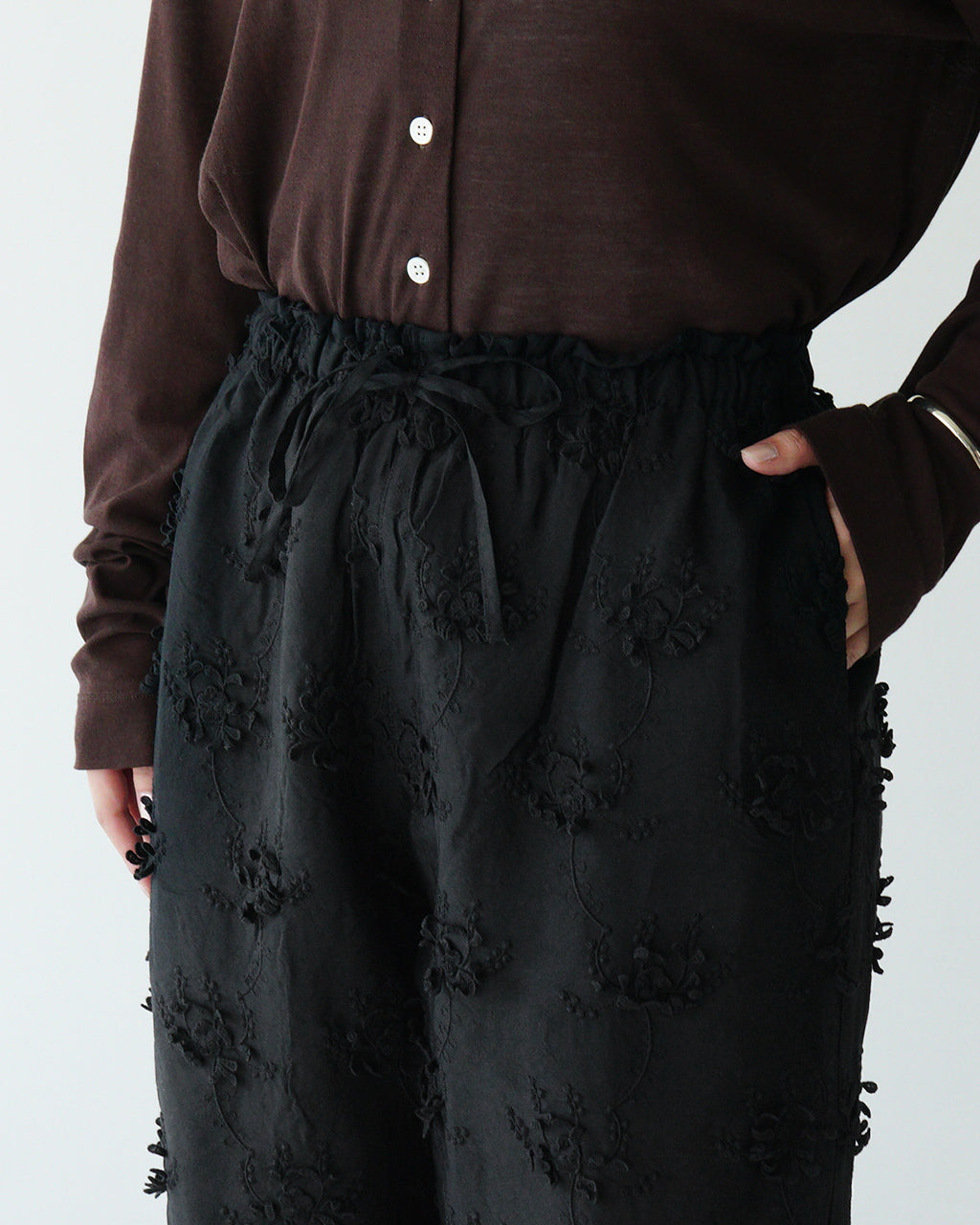 【SALE!20%OFF】イージーパンツ 3D刺繍 レーヨンシャンタンパンツ 3D embroidery rayon shantung pants CC-3556