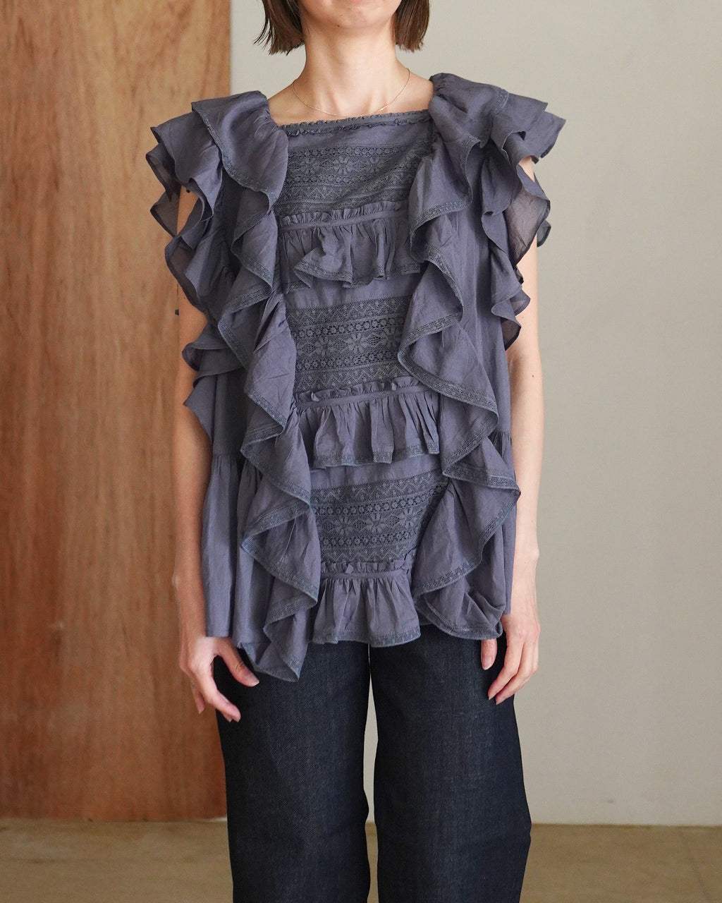 crinkle crinkle crinkle クリンクル クリンクル クリンクル frill lace nosleeve blouse フリルレース ノースリーブブラウス | Crouka(クローカ)