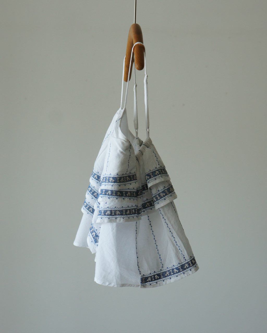 crinkle crinkle crinkle クリンクル クリンクル クリンクル handkerchief camisole ハンカチーフ キャミソール ホワイト | Crouka(クローカ)