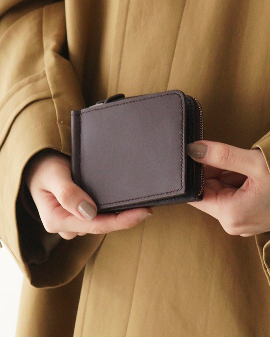 MOLDED MONEY CLIP WALLET B01LHWL-61LS