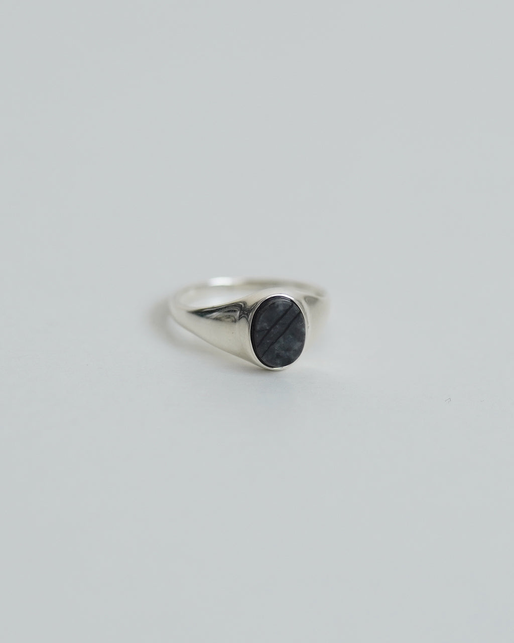 GARDEN OF EDEN Oval signet ring(S)