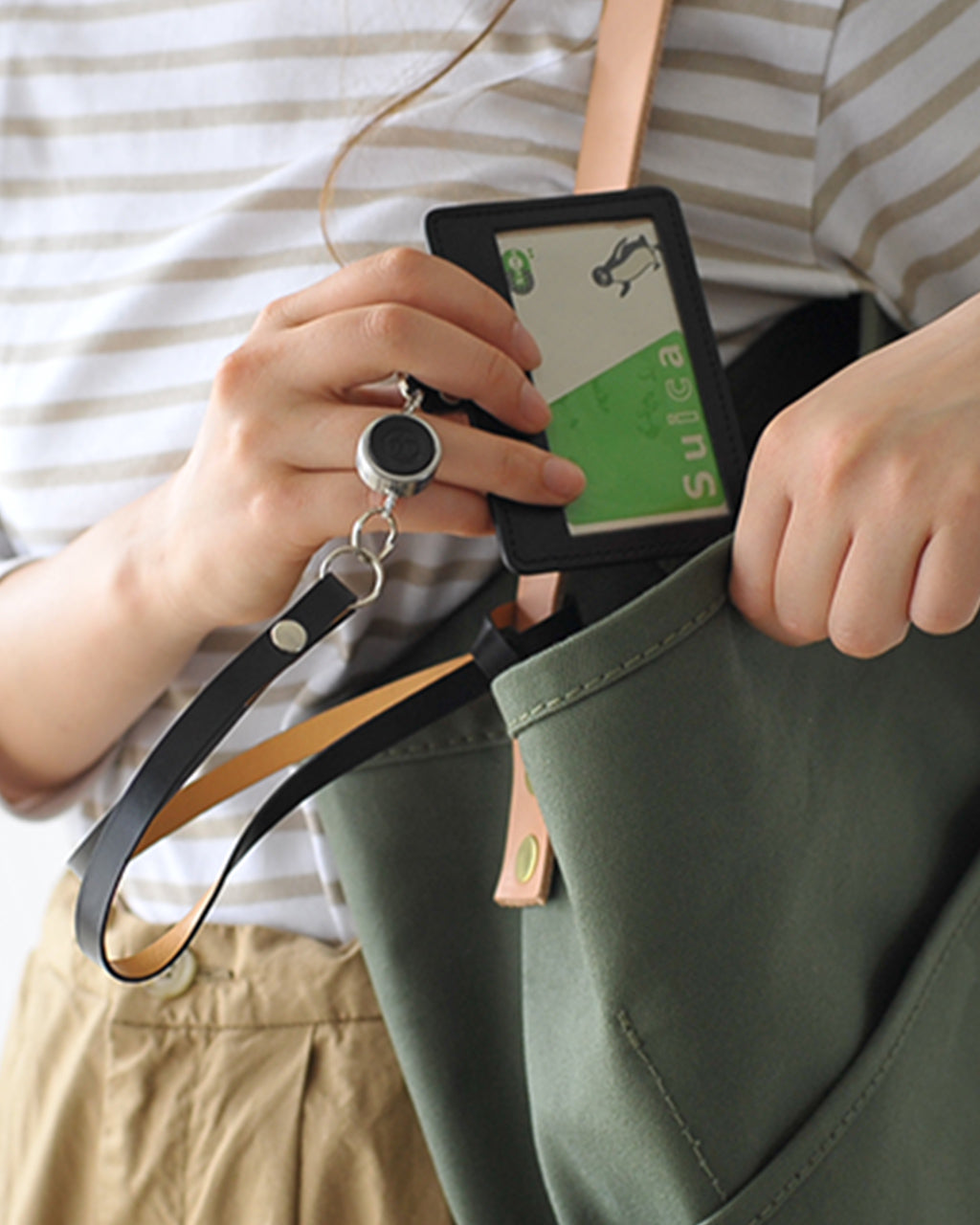 ID CARD WITH REEL STRAP 03-6077