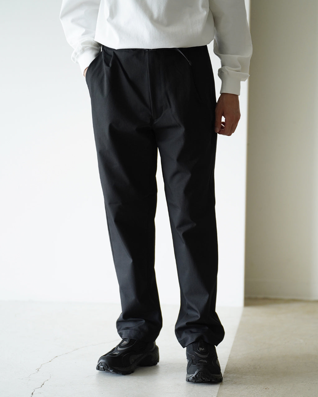 One Tuck Tapered Stretch Pants GL75177