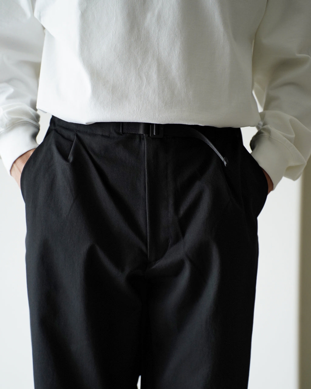 One Tuck Tapered Stretch Pants GL75177