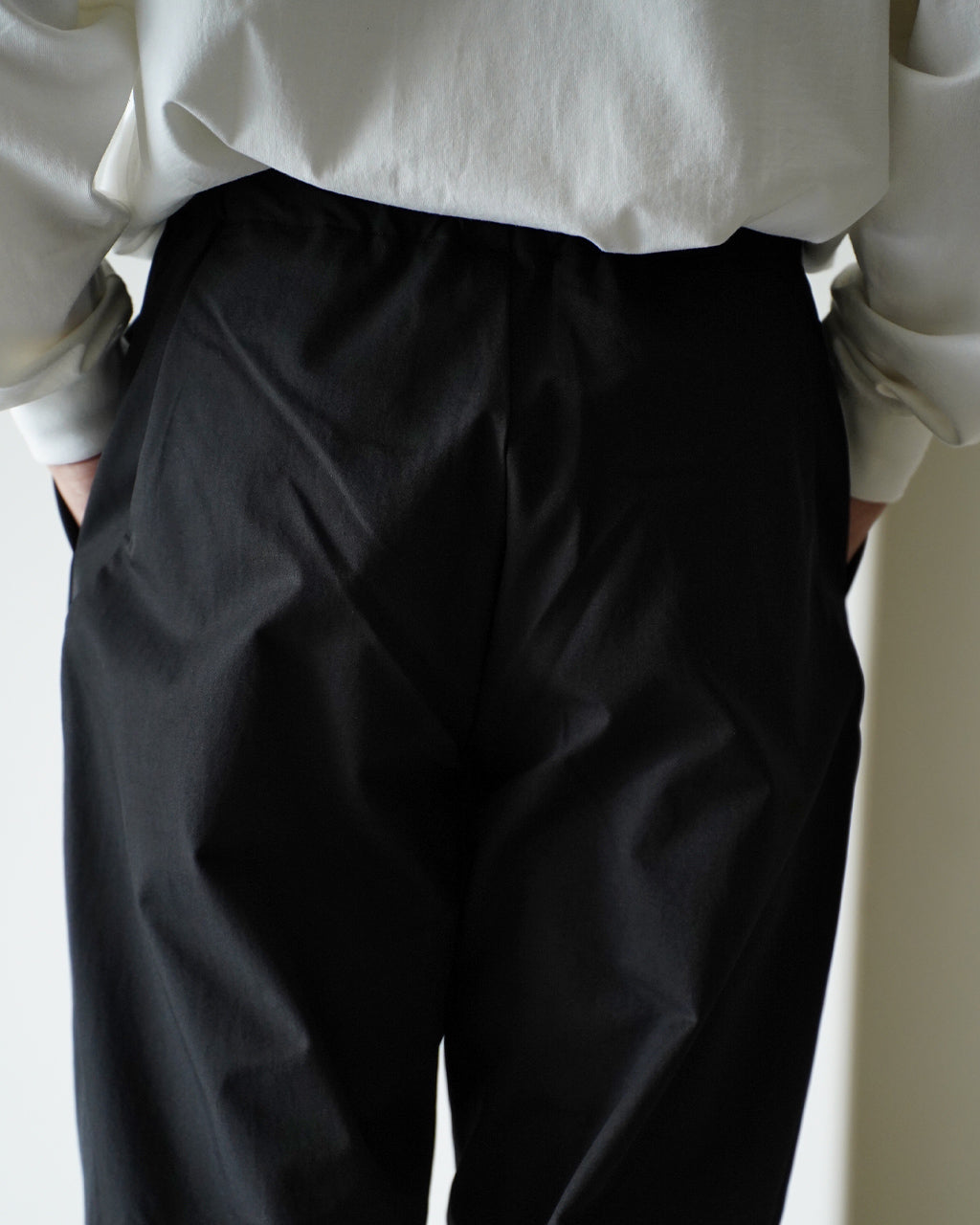 One Tuck Tapered Stretch Pants GL75177