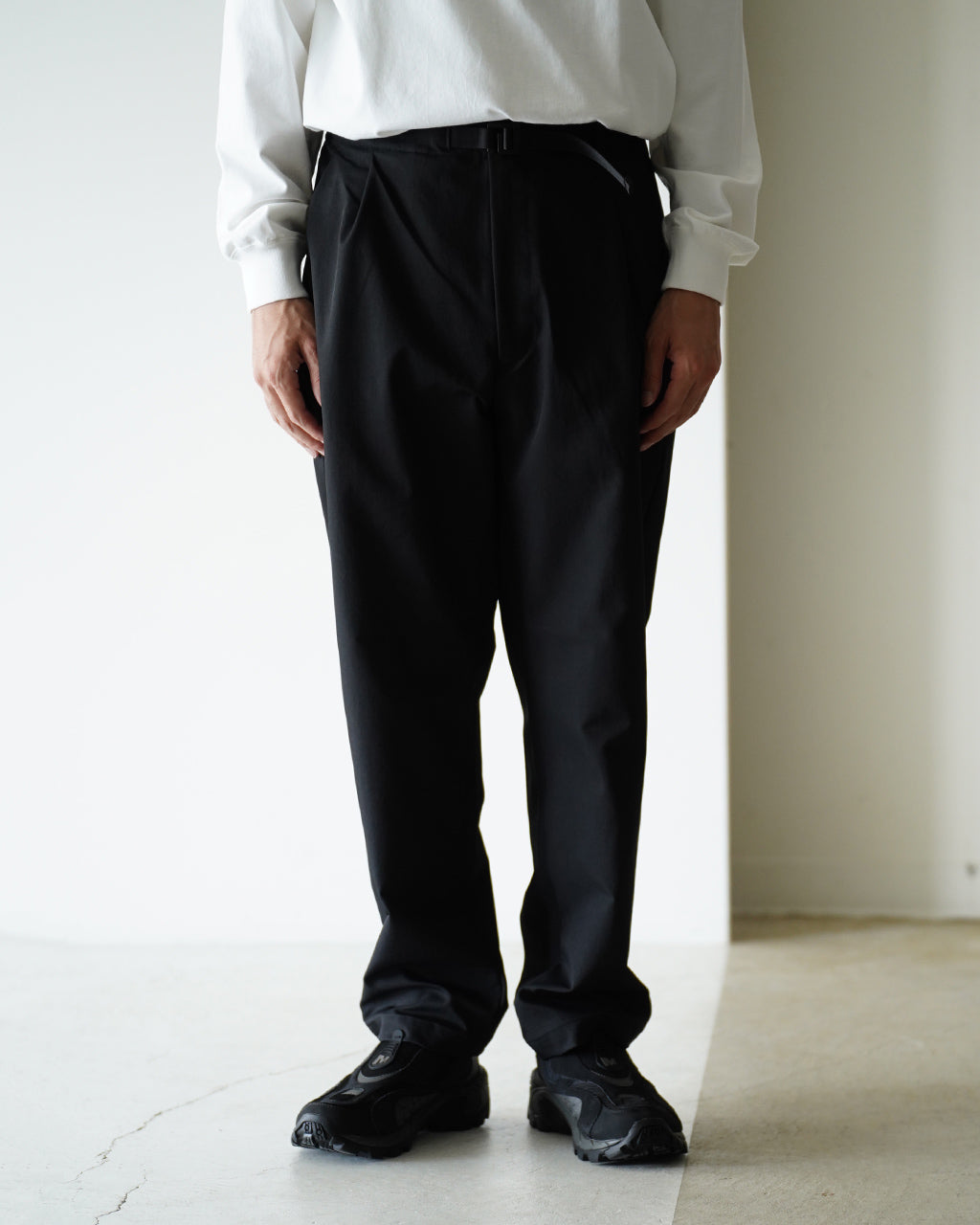 One Tuck Tapered Stretch Pants GL75177