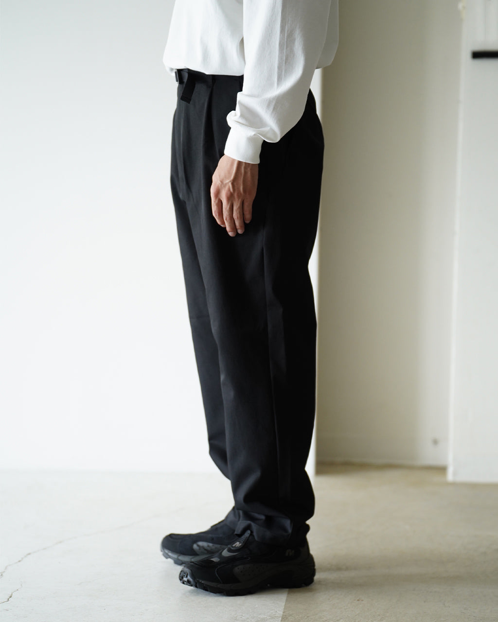 One Tuck Tapered Stretch Pants GL75177