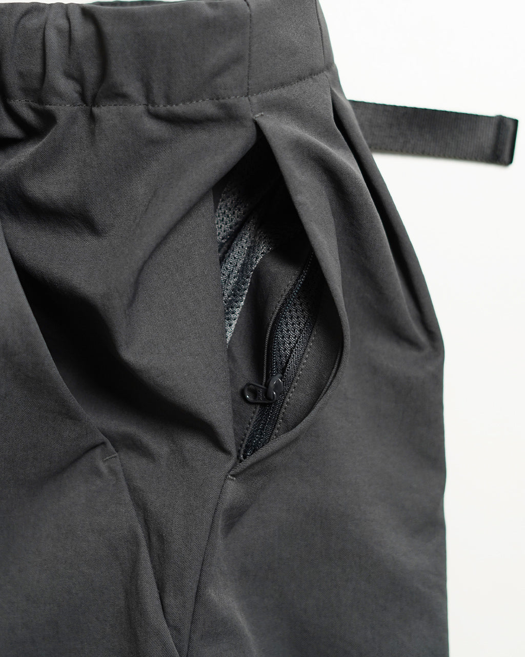 One Tuck Tapered Stretch Pants GL75177