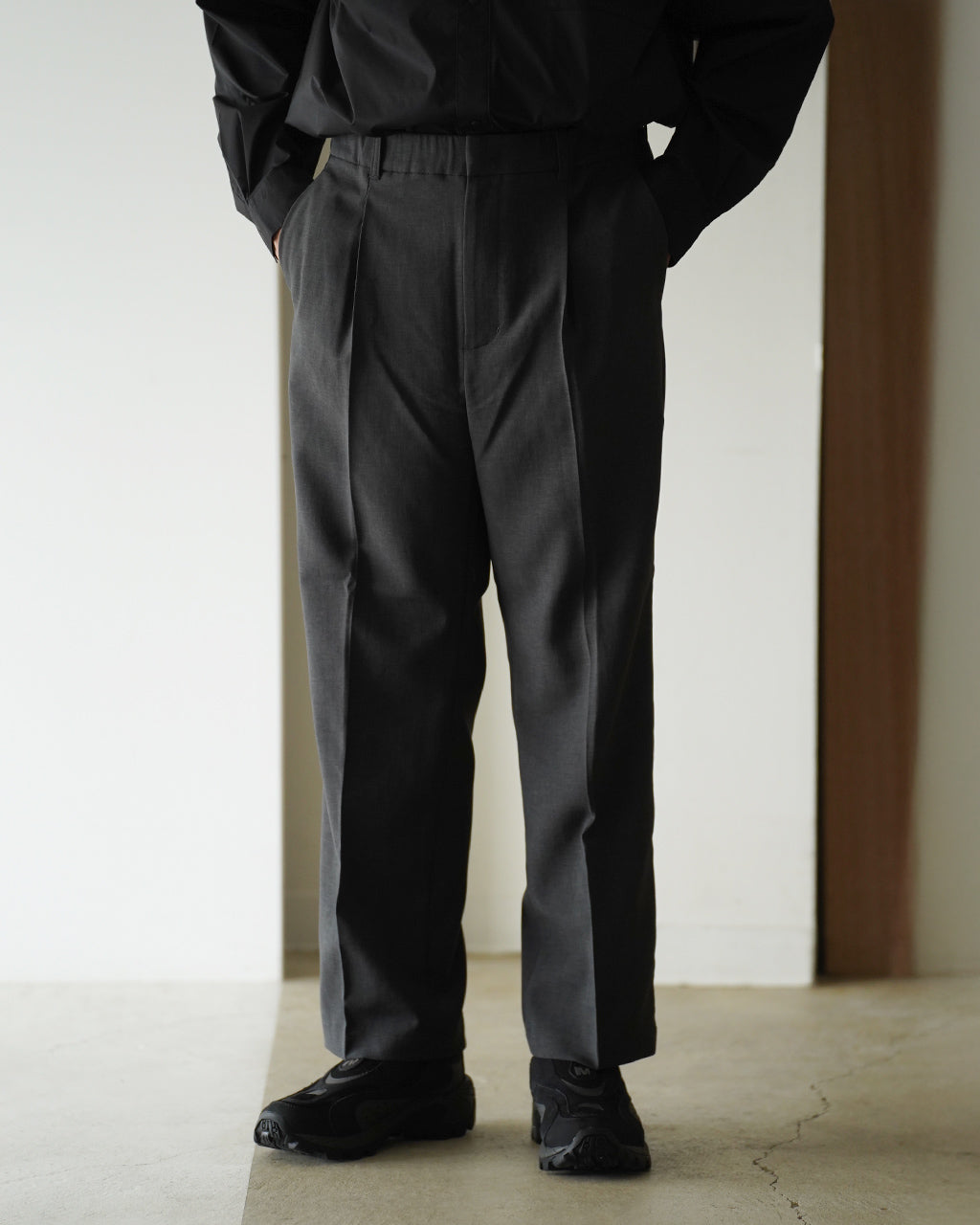One Tuck Straight Pants GL75180