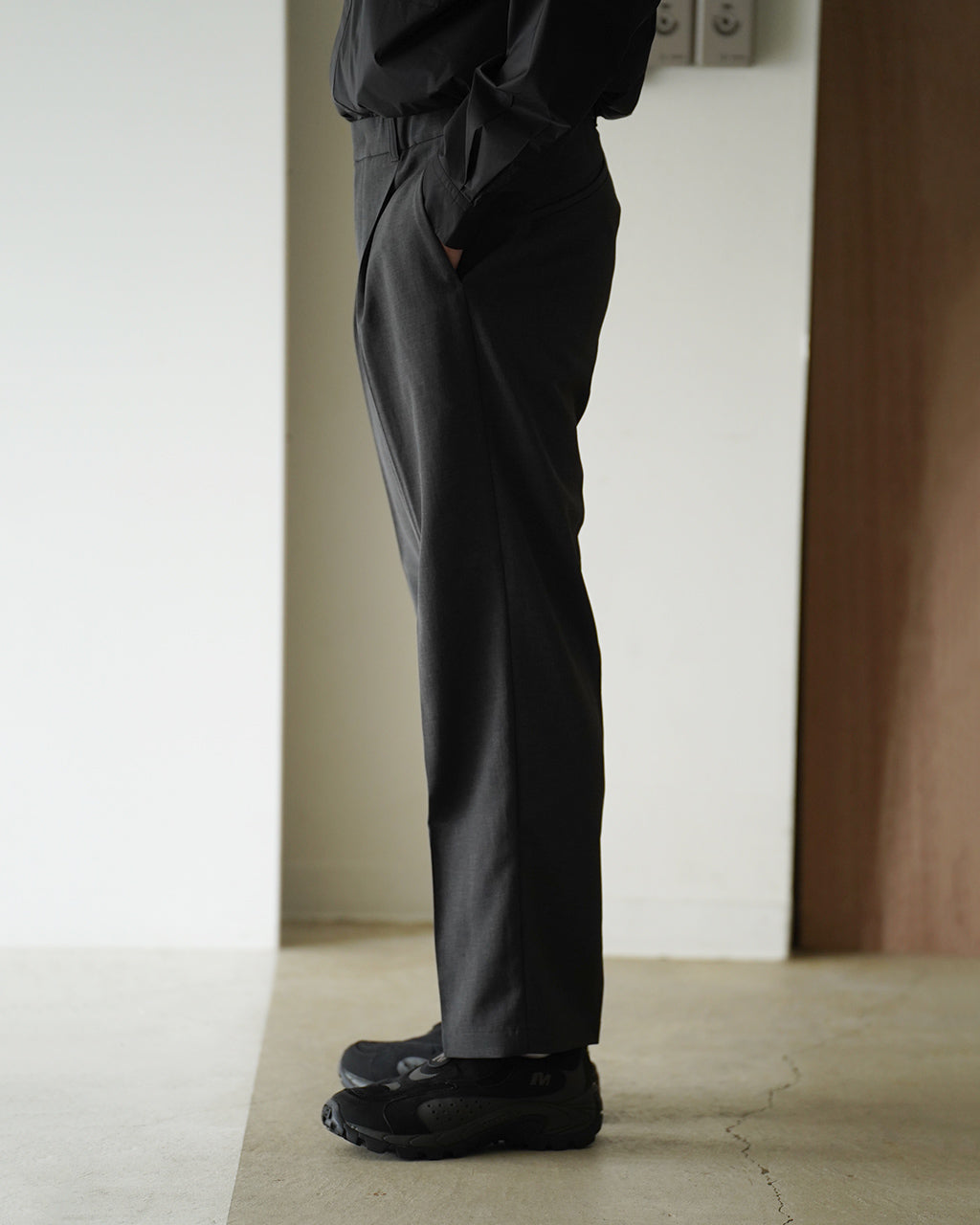 One Tuck Straight Pants GL75180