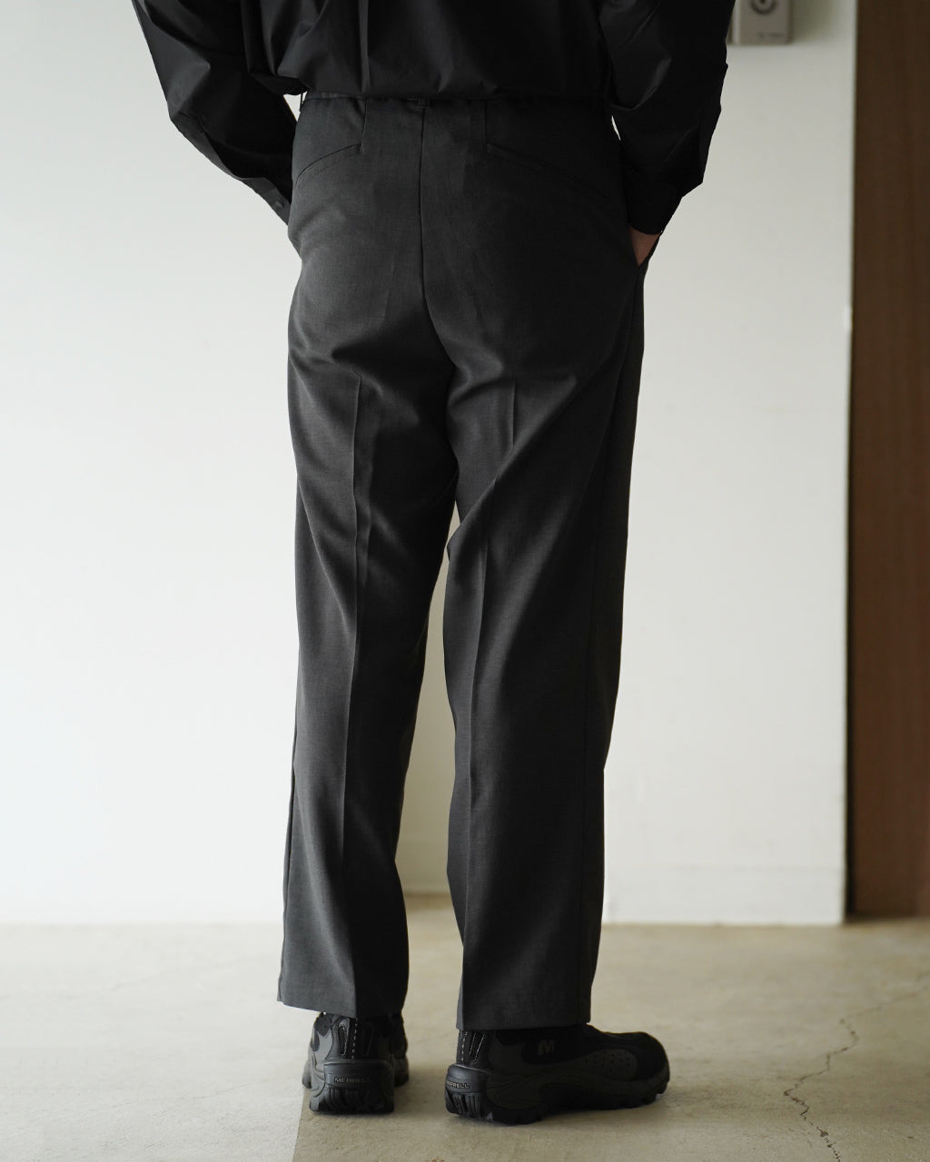 One Tuck Straight Pants GL75180
