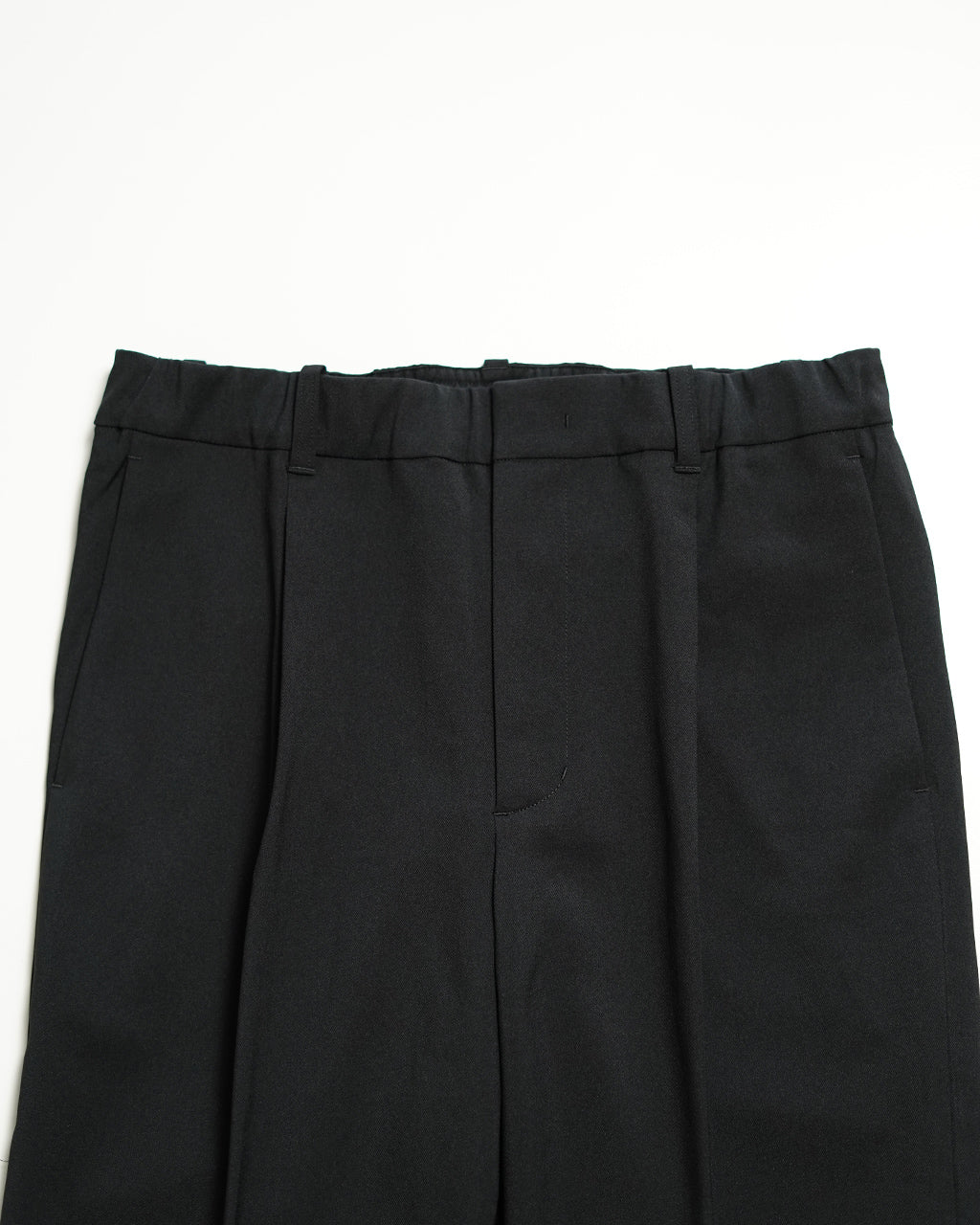 One Tuck Straight Pants GL75180