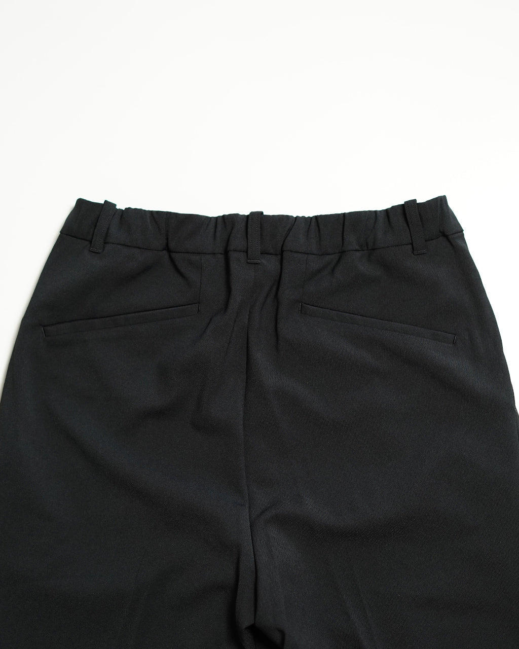 One Tuck Straight Pants GL75180