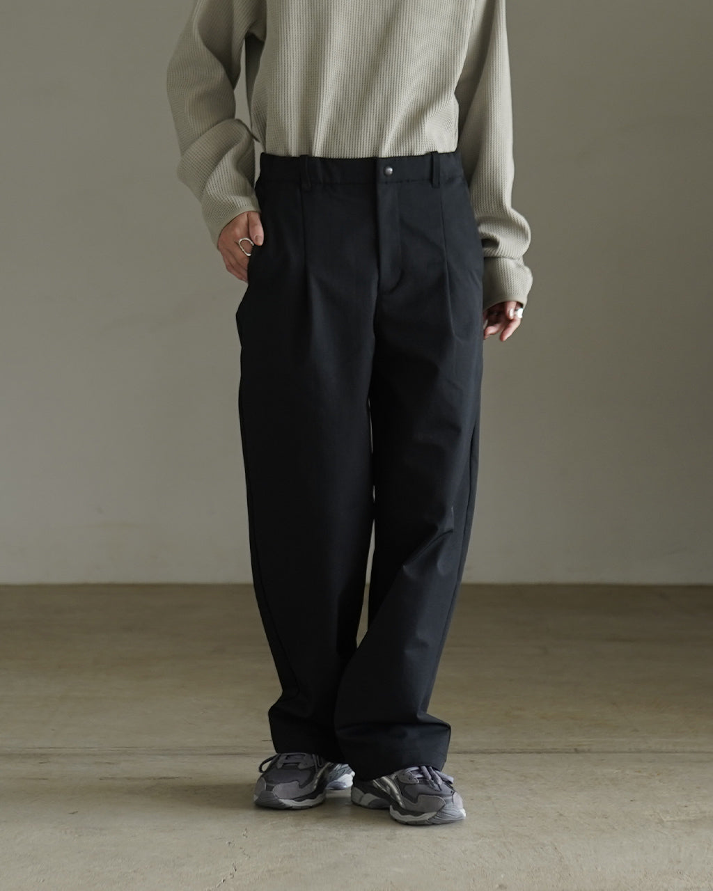 Goldwin One Tuck Stick Stretch Pants GLW75374