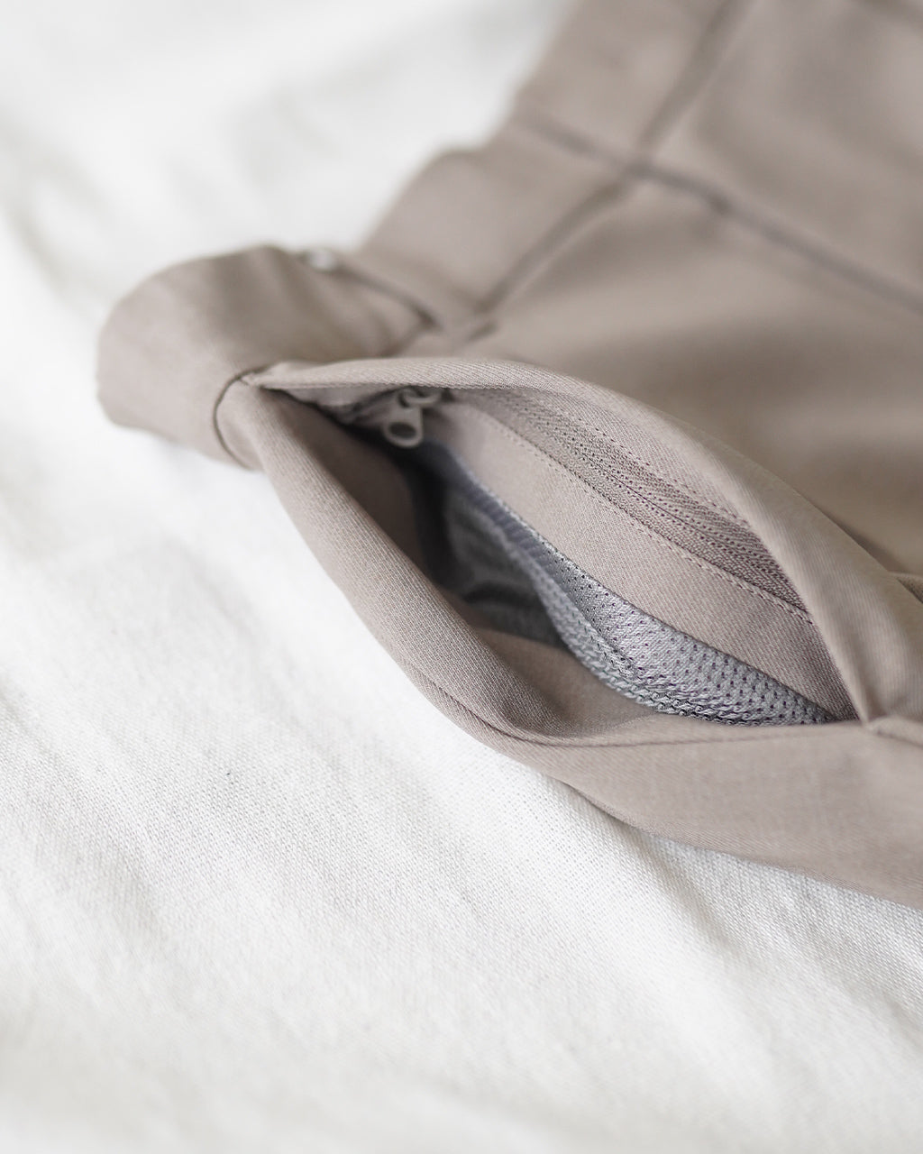Goldwin 2-tuck Straight Pants GLW75375