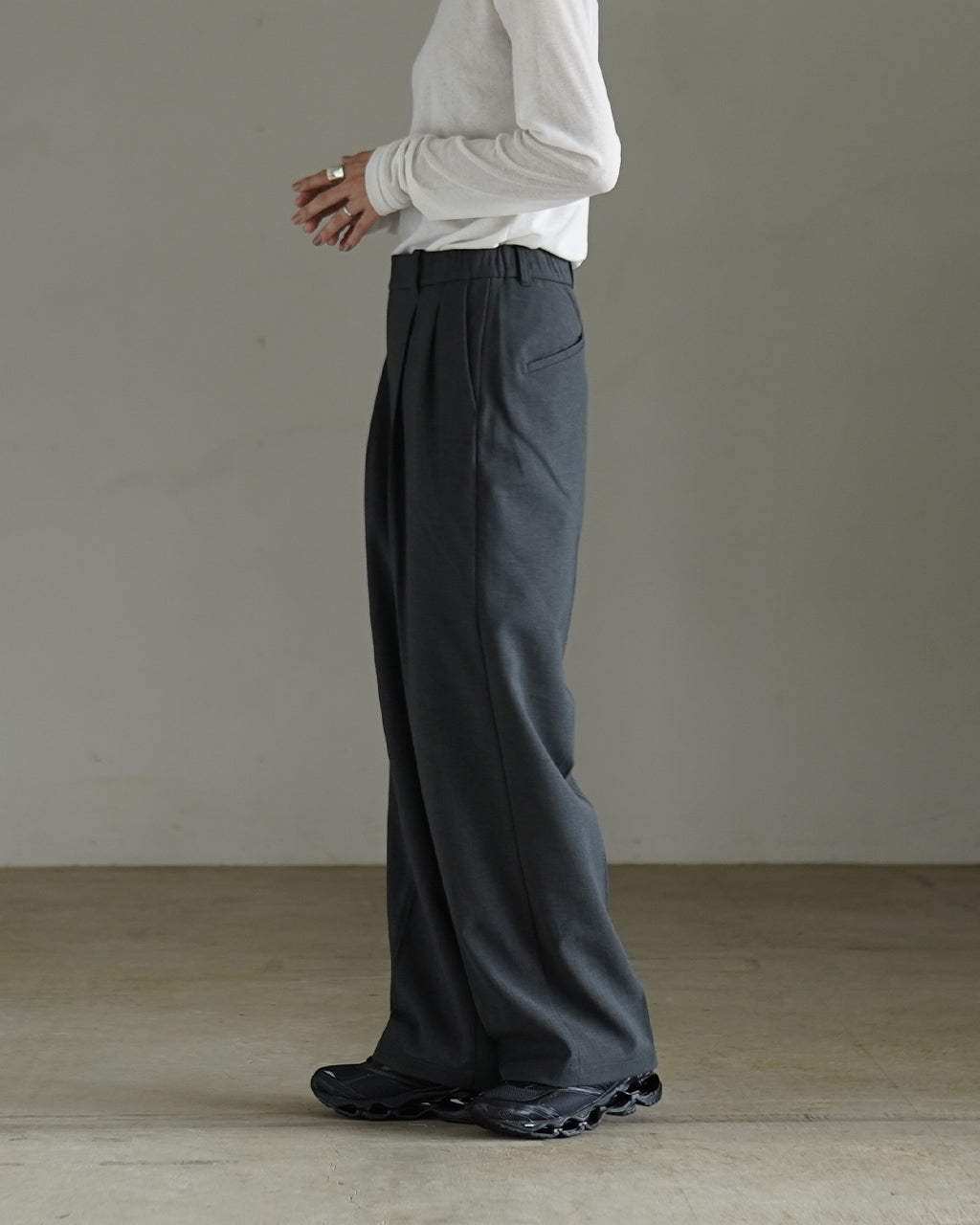 Goldwin 2-tuck Straight Pants GLW75375