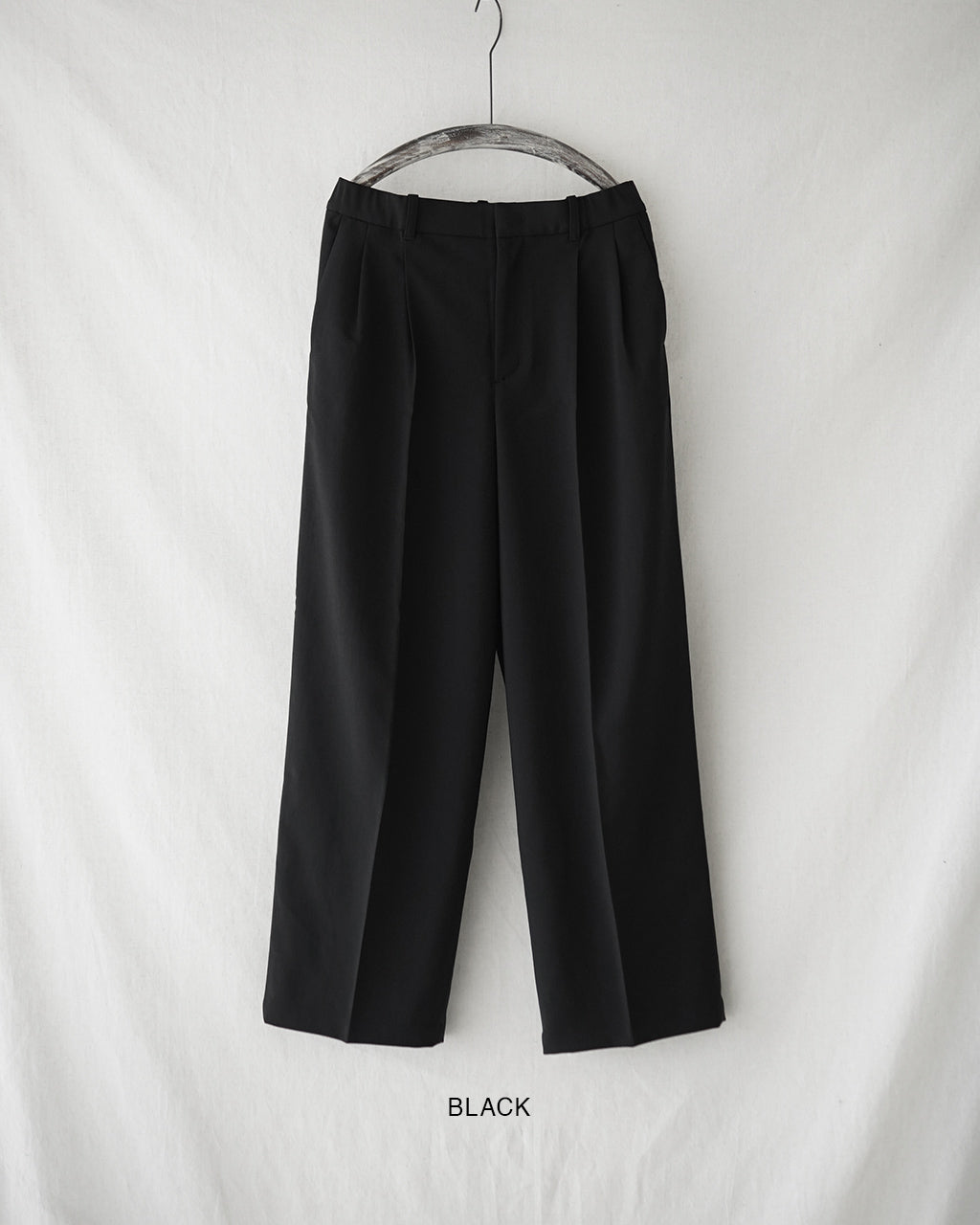 Goldwin 2-tuck Straight Pants GLW75375
