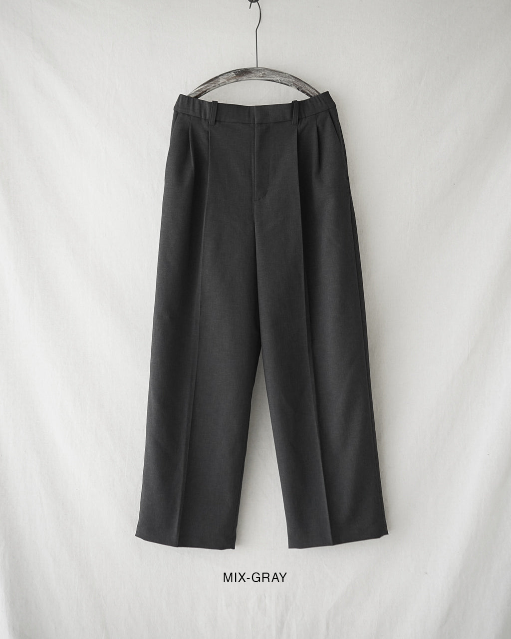 Goldwin 2-tuck Straight Pants GLW75375