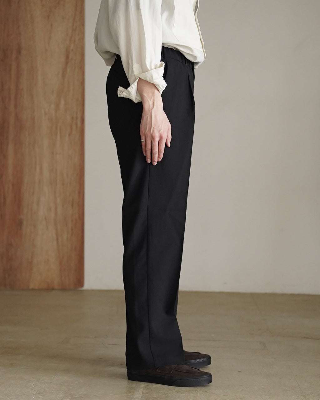One Tuck Straight Pants GL75180
