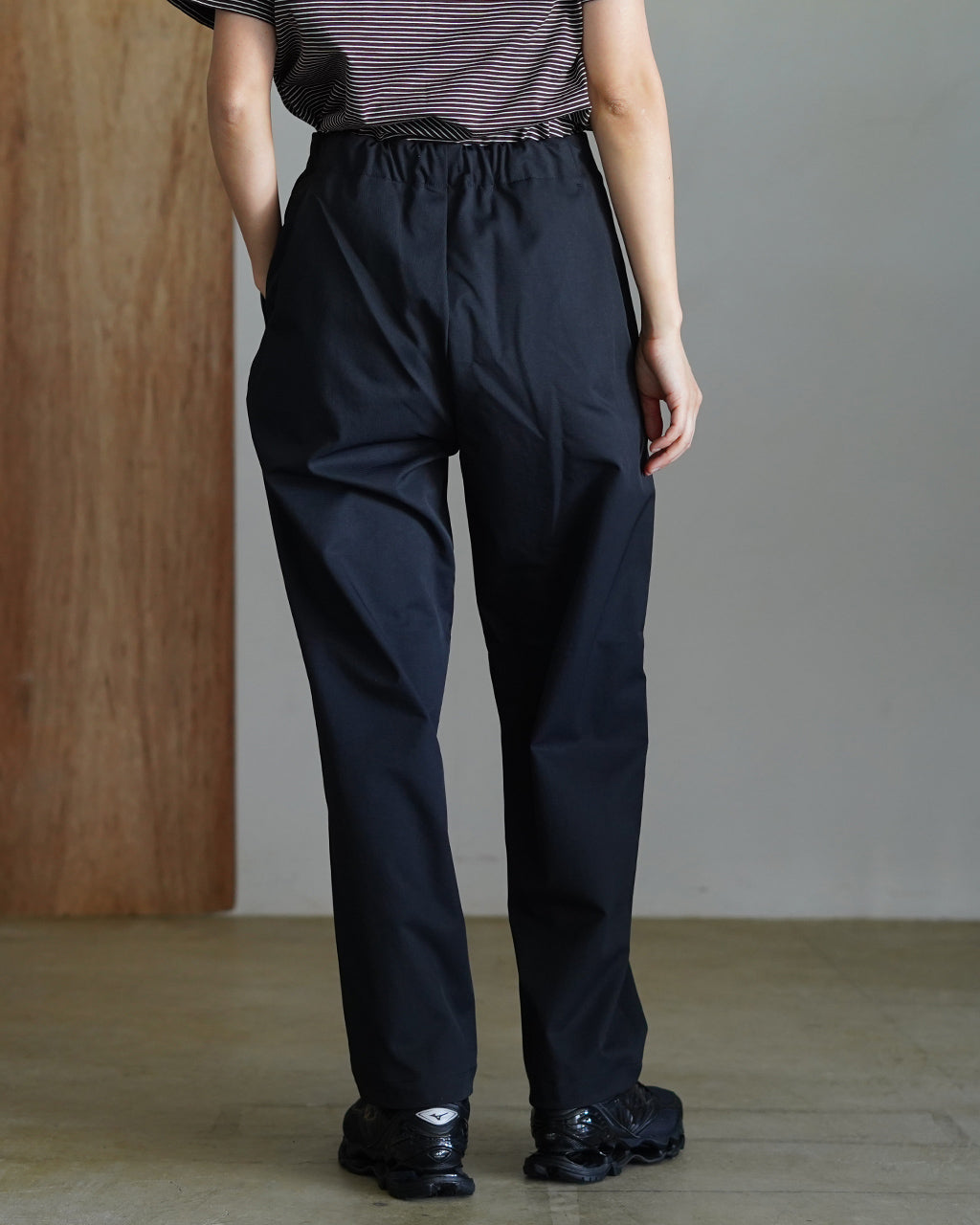 One Tuck Tapered Stretch Pants GL75177