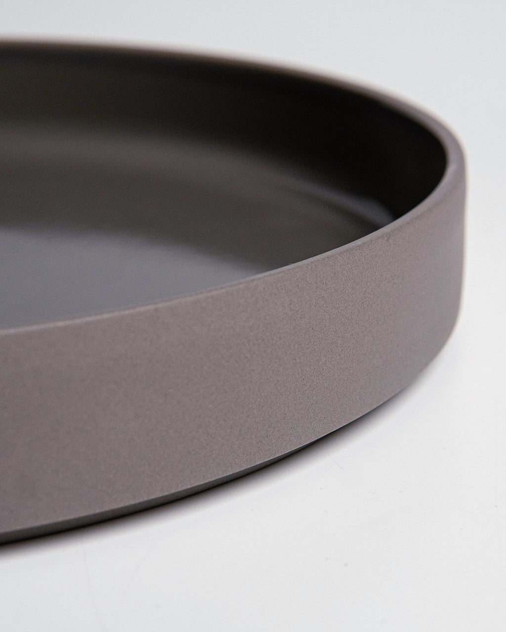 HASAMI PORCELAIN 가위 포세린 얕은 그릇 접시 Shallow Bowl 255×37mm 하사미야키 니시카이 도기 식세기 대응 HDG111 HAW111【무료우송】【쿠폰 대상외】