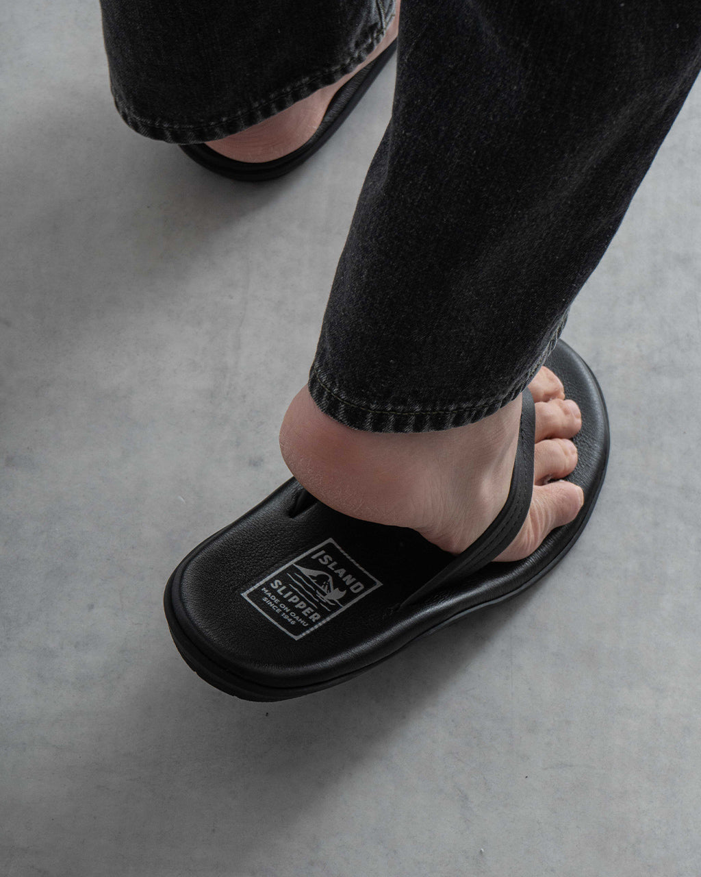 レザー トングサンダル TONG PB202