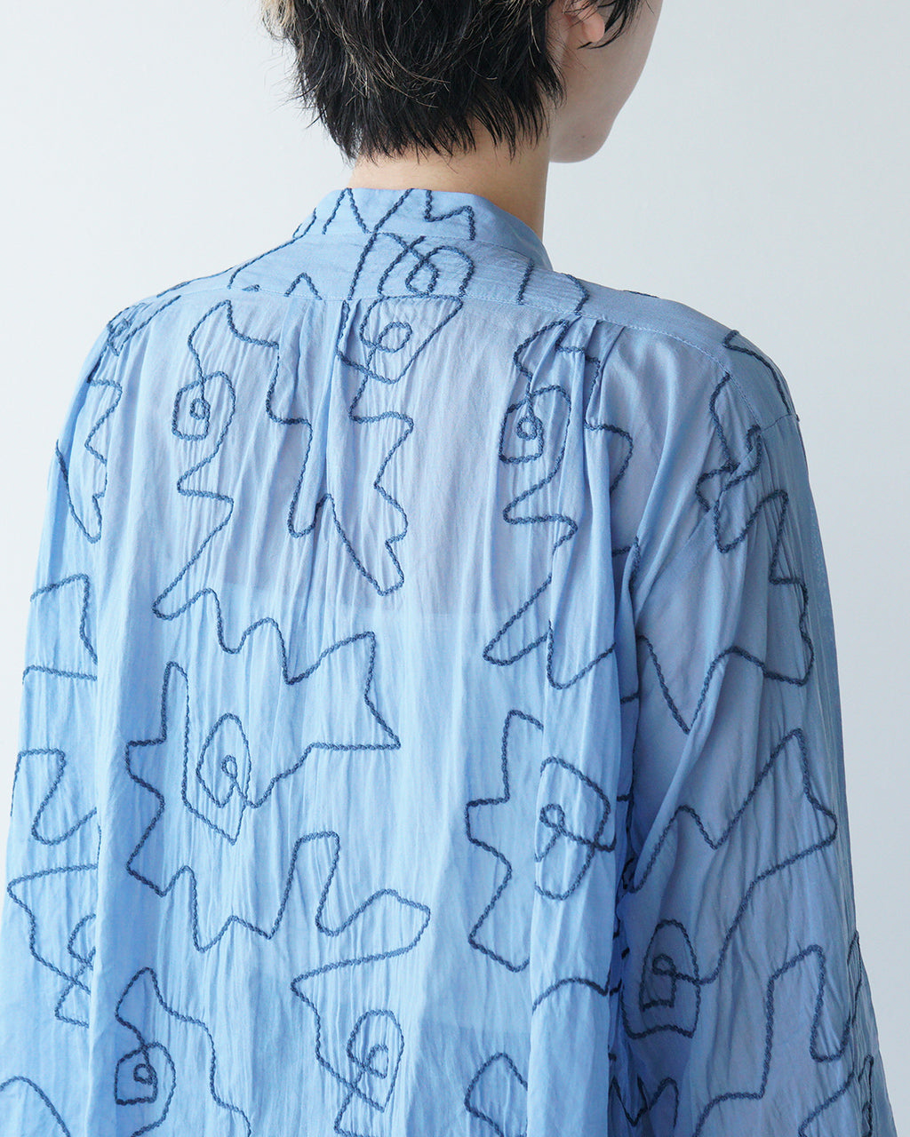 シアーシャツ ショート丈 リボンタイ 刺繍柄 涼感 綿テンセル Geometric Pattern Shirt J251SH02