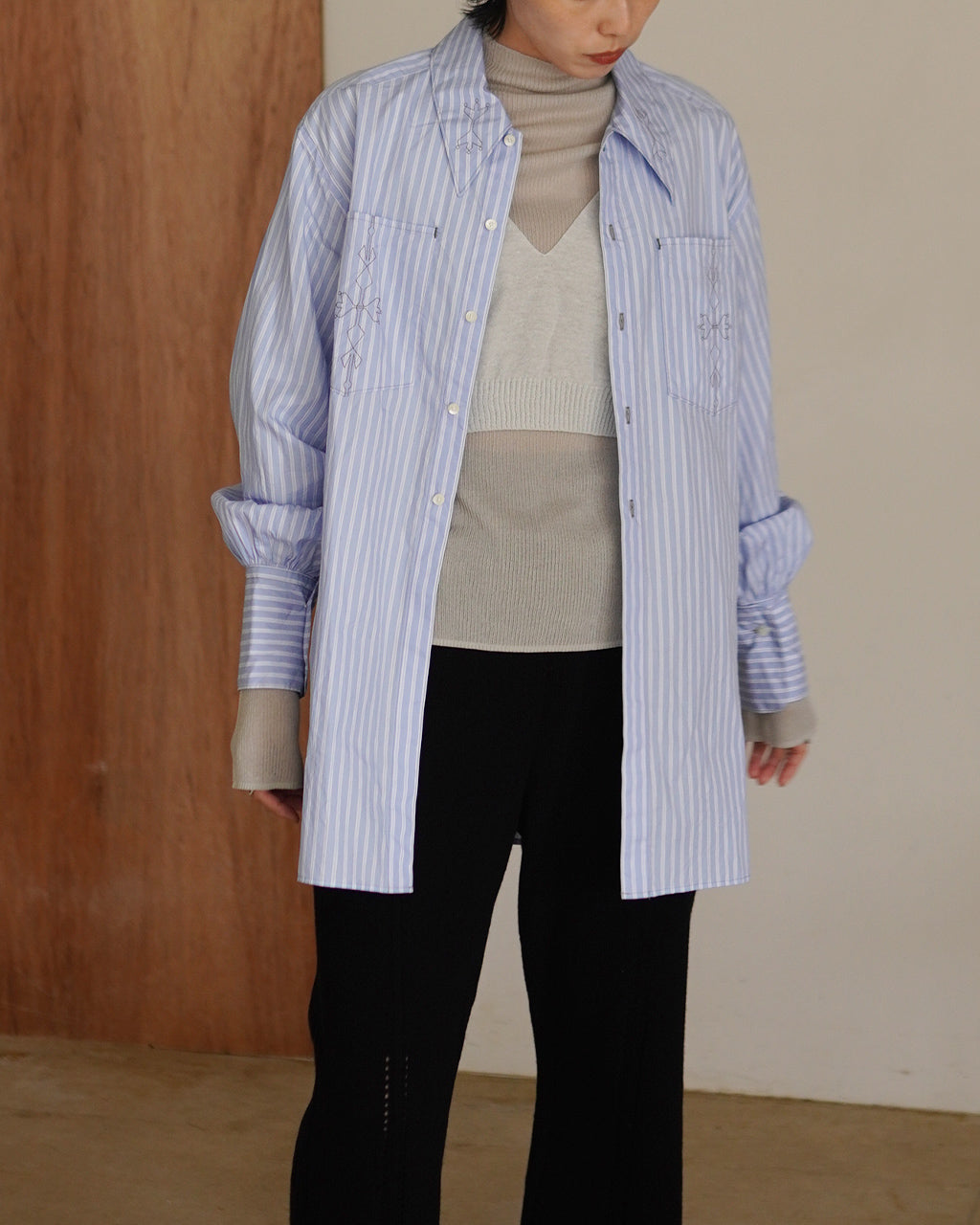 Geometric Embroidered Shirt J253SH02
