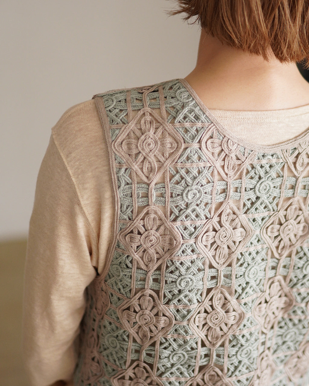 JOICEADDED ジョイスアディッド Embroiderded Vest 刺繍ベスト | Crouka(クローカ)