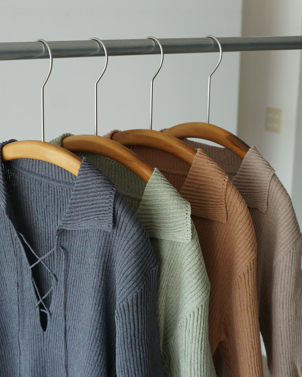 Subtle Accent Knit Polo J261KN05