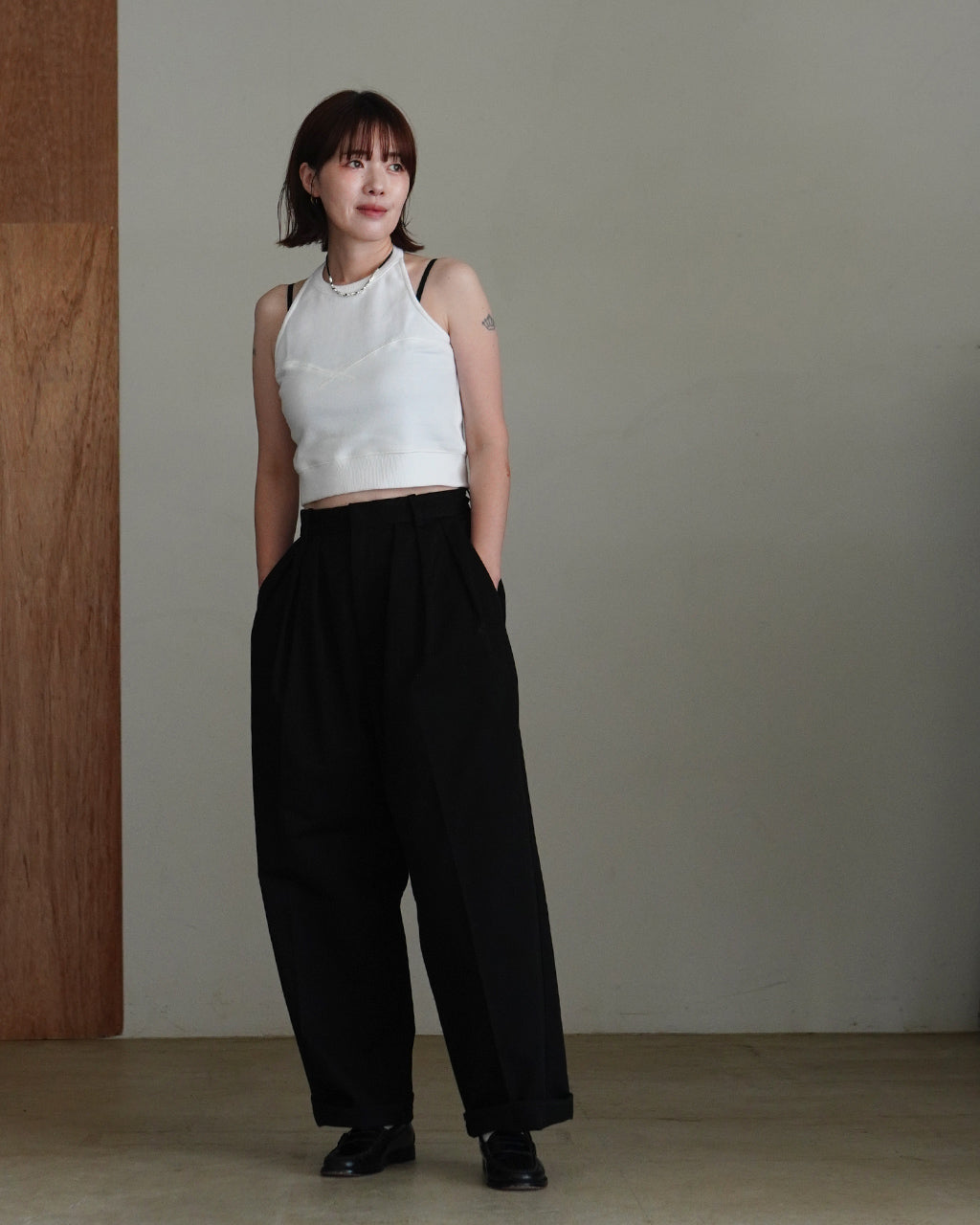 JUN MIKAMI 준미카미 스웨트 홀터 넥 탑스 비스체 민소매 25SS-26-S【무료우송】