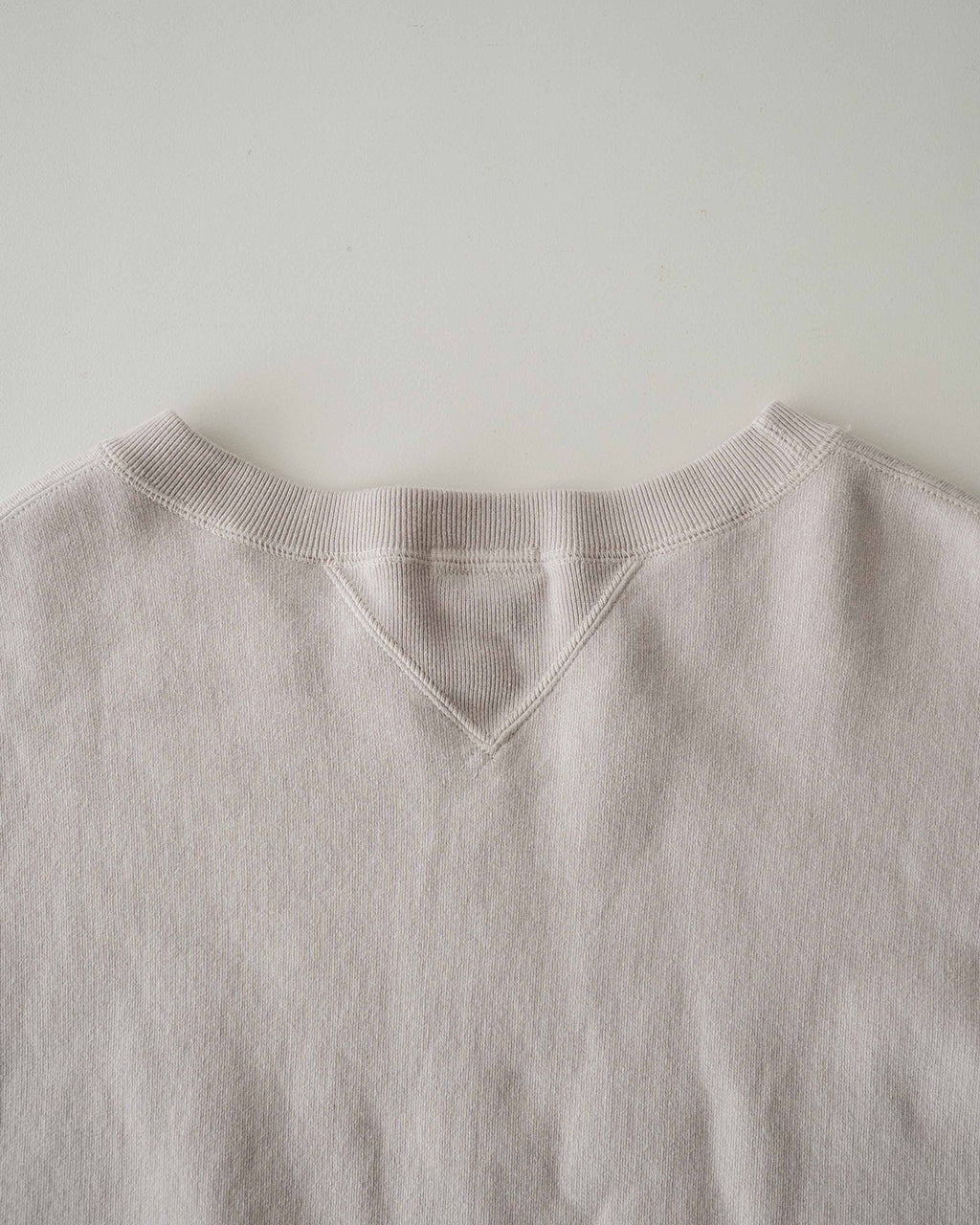 Double V Pullover KS26FCS05