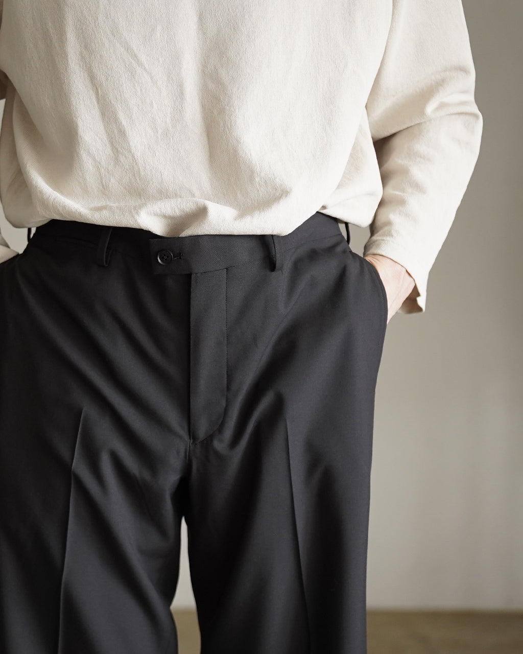 Wool Poplin Neutral Slacks KS26SPT04