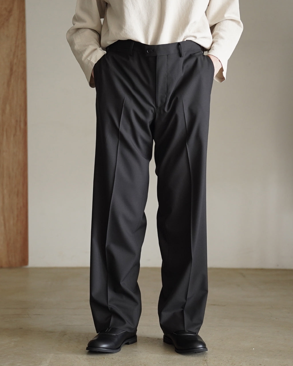 Wool Poplin Neutral Slacks KS26SPT04
