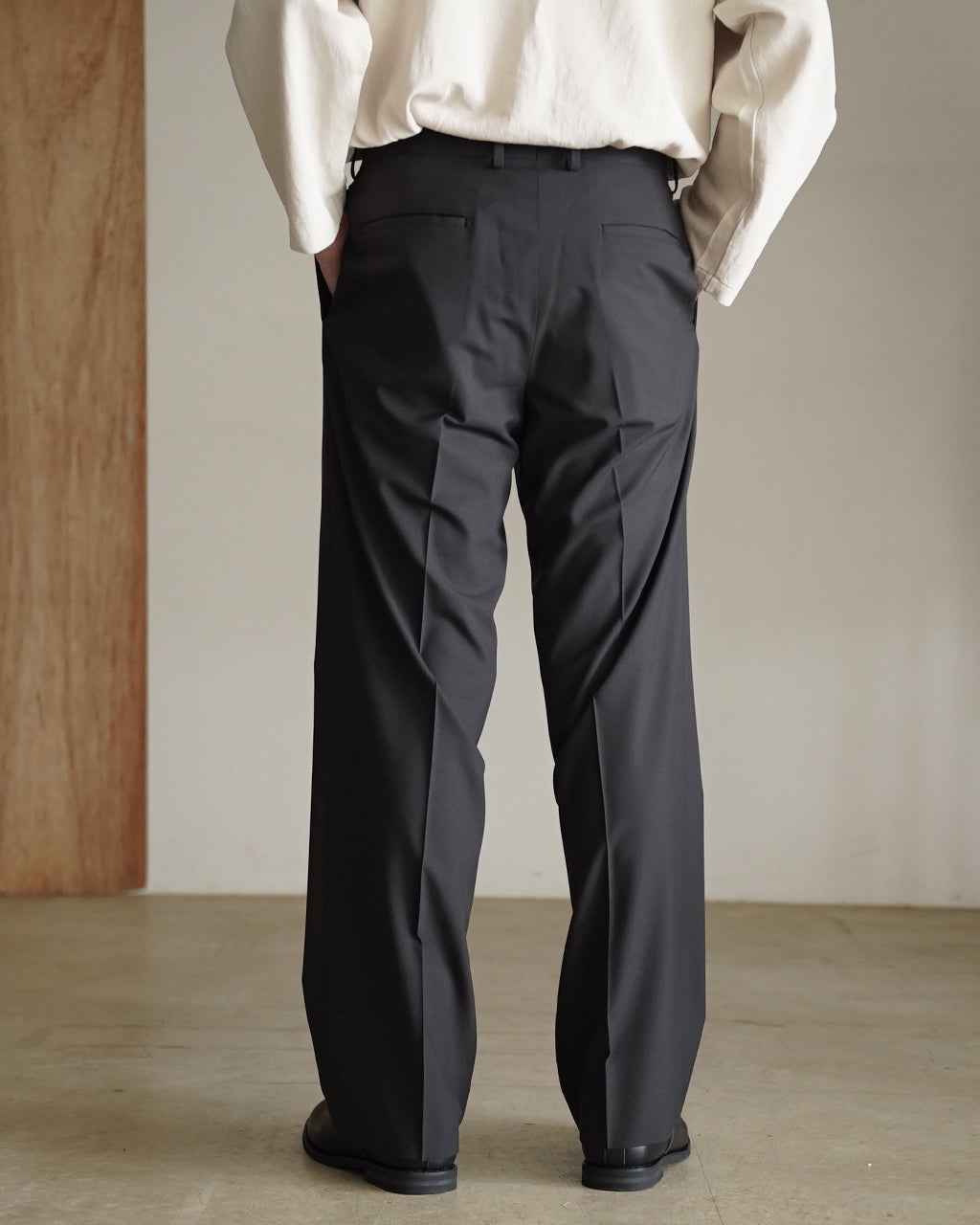 Wool Poplin Neutral Slacks KS26SPT04