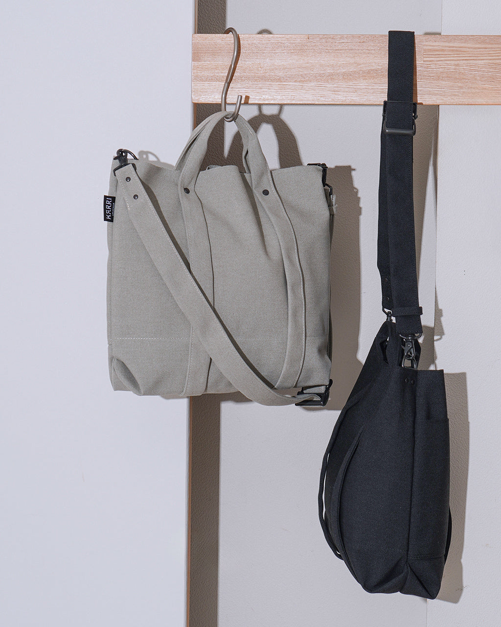 カリ アミアカルヴァ KARRI AMIACALVA 2WAY トートバッグ 鞄 Mサイズ