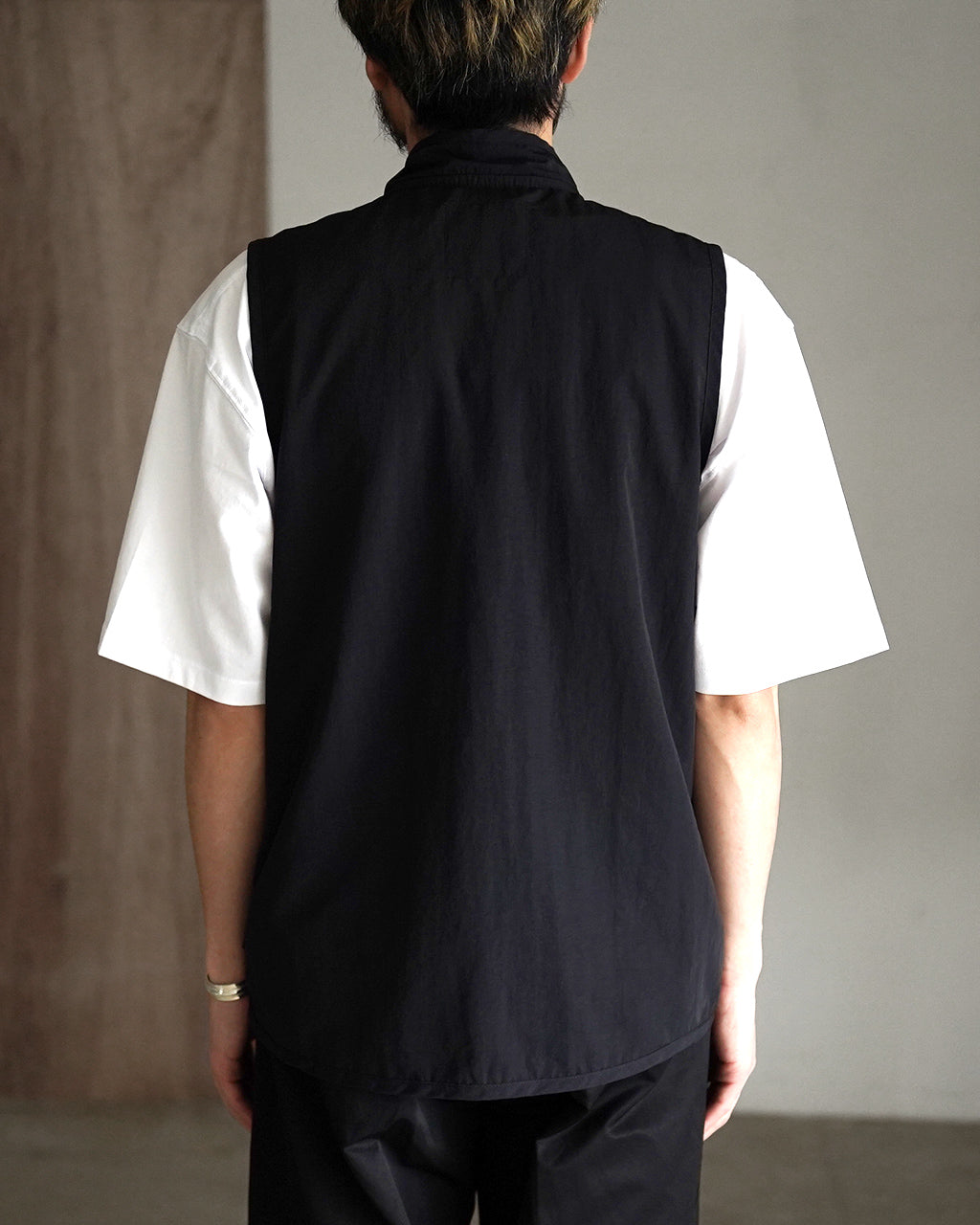 BLACK EDITION UNWADDED ZIPPED HIGH NECK GILET MENS LV13008