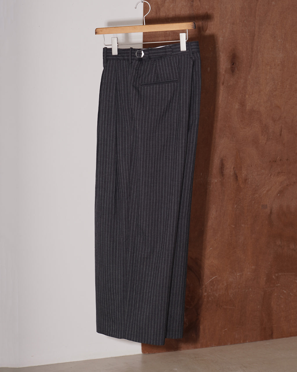 TWO TUCK BAGGY TROUSERS M26A11PT02C