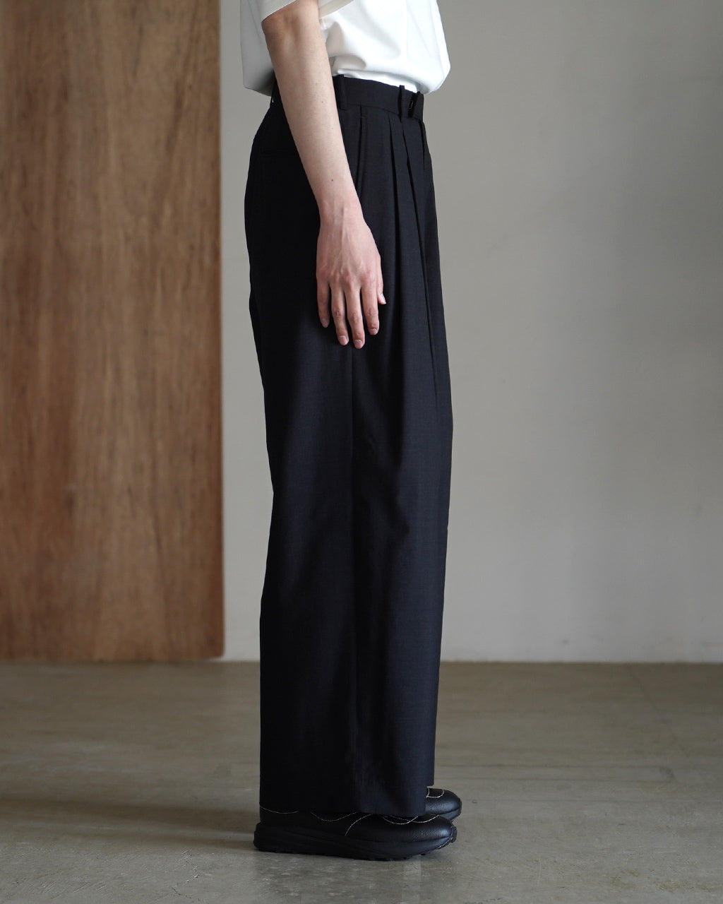 TWO TUCK BAGGY TROUSERS M26A11PT02C