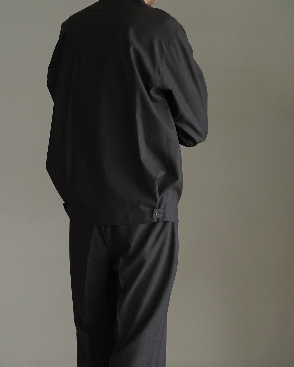 OPEN COLLAR L/S SHIRT WITH HEM TAB M26C01SH01C