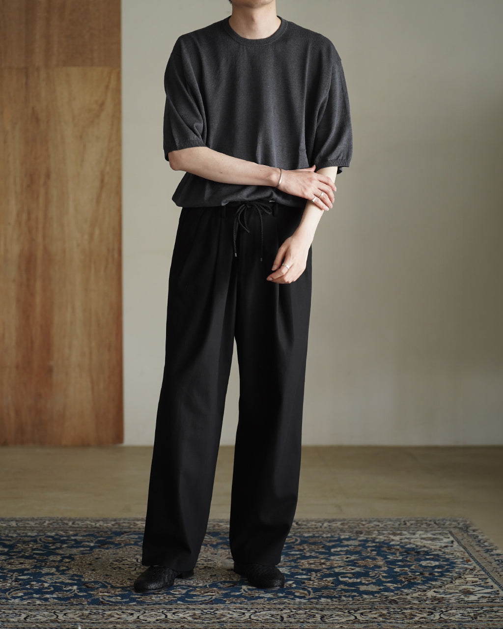 markaware DOUBLE PLEATED EASY TROUSERS A26A93PT02C イージーパンツ ブラック ネイビー|Crouka(クローカ)