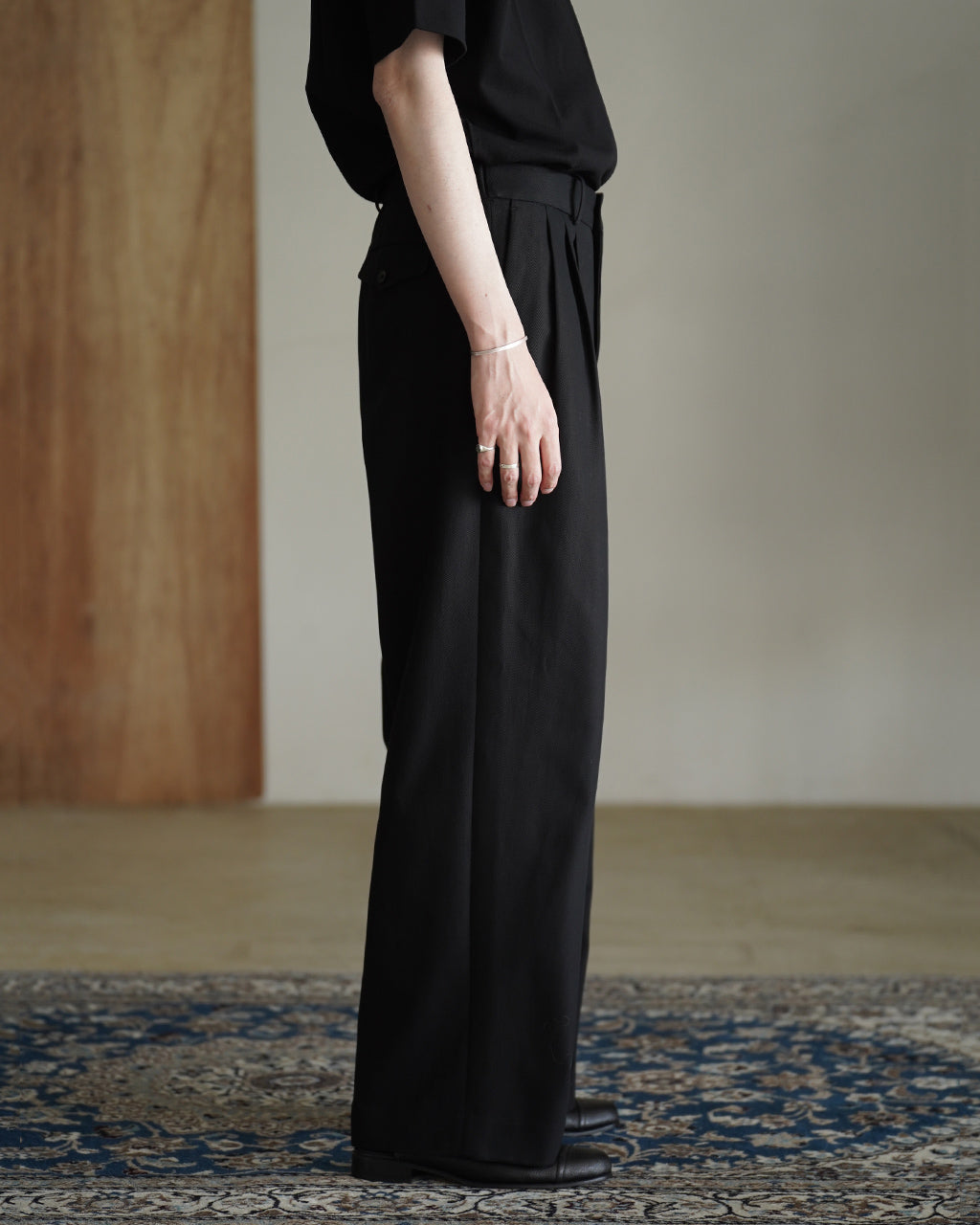 markaware TRIPLE PLEATED WIDE TROUSERS A26A93PT03C ワイドパンツ ブラック ネイビー|Crouka(クローカ)