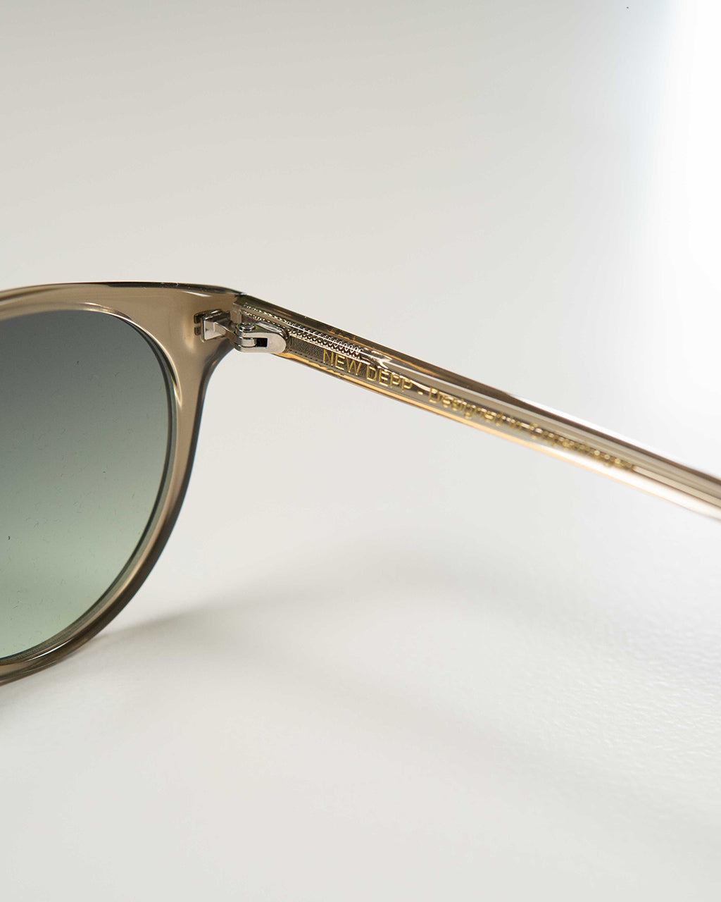 MESSYWEEKEND メッシーウィークエンド NEW DEPP サングラス 眼鏡 ニュー デップ ボストン型 カラーレンズ 小物 ギフト NEW DEPP(1050)【送料無料】【クーポン対象外】