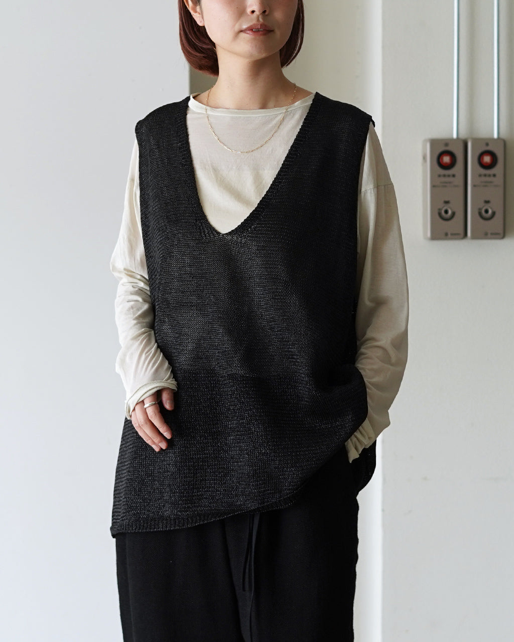 wide V neck vest 1-220062